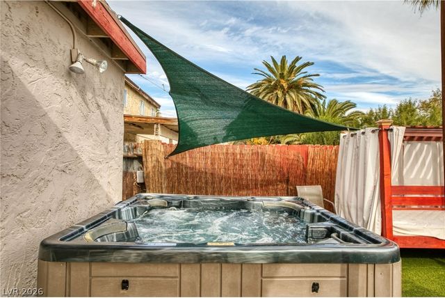 3956 Clear View Drive, Las Vegas, NV 89121
