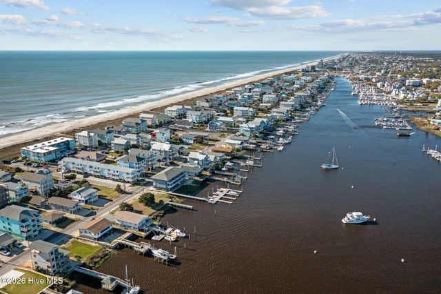 101 Seahorse Lane B3, Carolina Beach, NC 28428