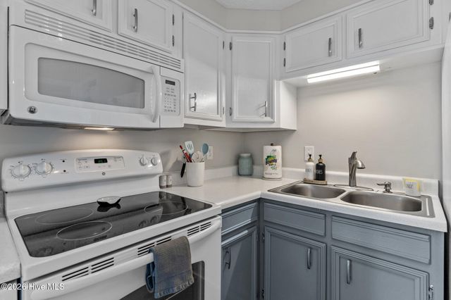 101 Seahorse Lane B3, Carolina Beach, NC 28428