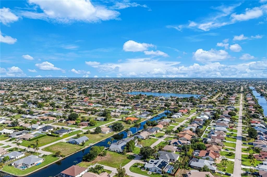 615 SE 19th CT, CAPE CORAL, FL 33990 — photo 4