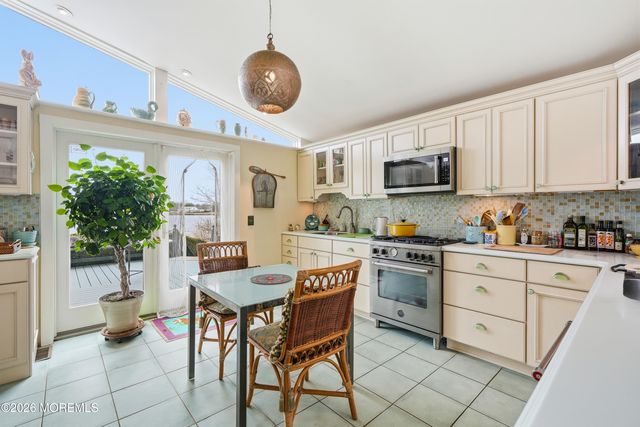 585 Little Silver Point Road, Little Silver, NJ 07739