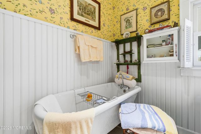 585 Little Silver Point Road, Little Silver, NJ 07739