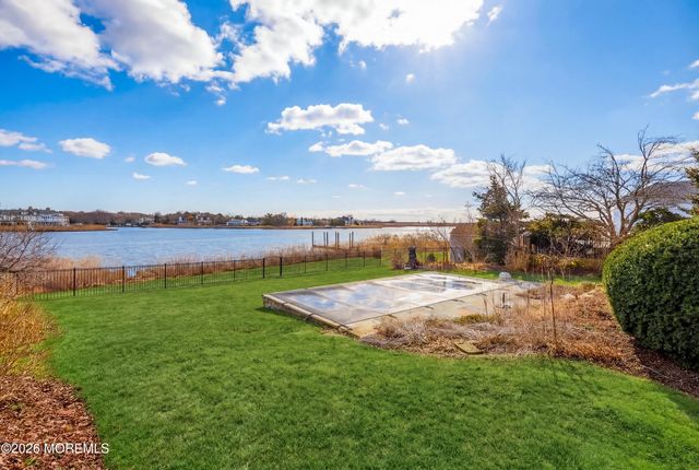 585 Little Silver Point Road, Little Silver, NJ 07739