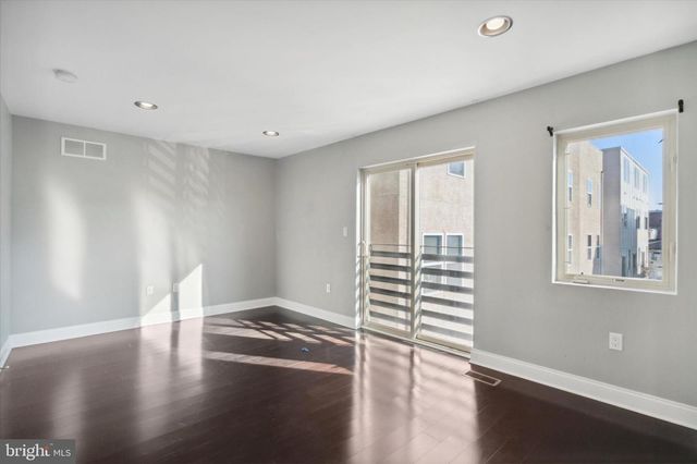 1353 N MASCHER ST, Philadelphia, PA 19122