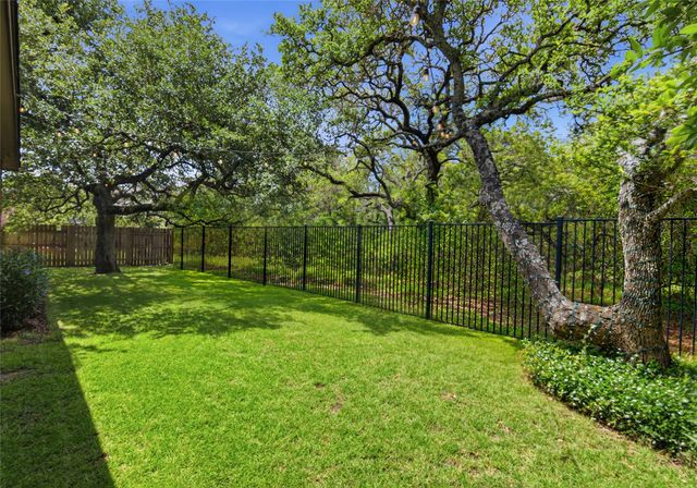 368 Pink Granite BLVD, Dripping Springs, TX 78620