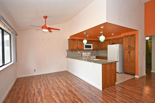 17764 Columbia Dr, Castro Valley, CA 94552