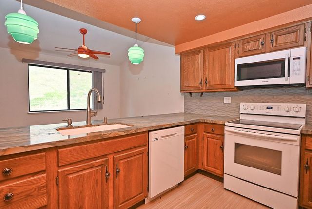 17764 Columbia Dr, Castro Valley, CA 94552