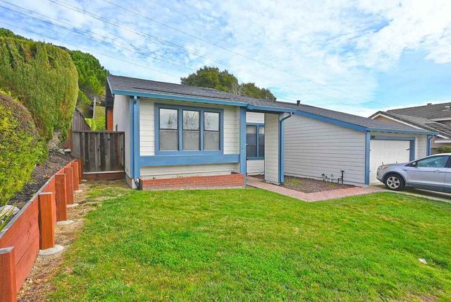 17764 Columbia Dr, Castro Valley, CA 94552