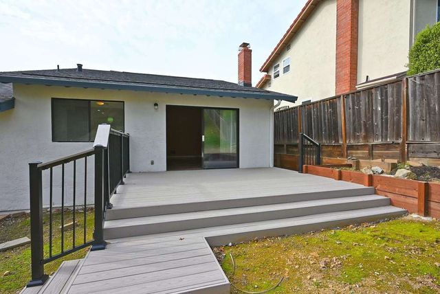 17764 Columbia Dr, Castro Valley, CA 94552