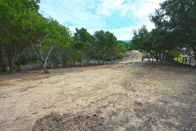 17764 Columbia Dr, Castro Valley, CA 94552