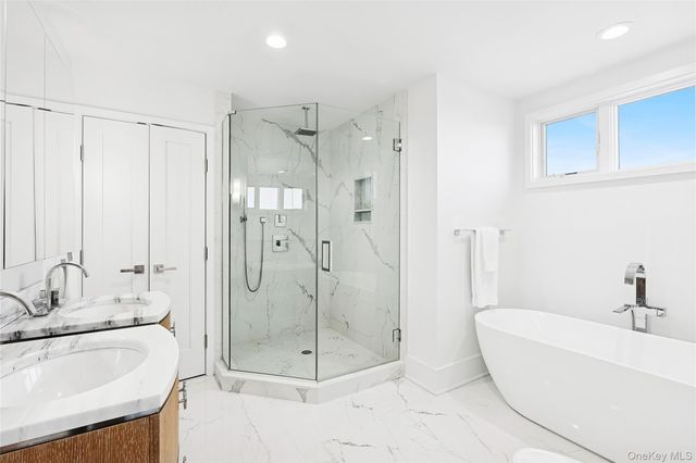 617 Dune Road, Westhampton, NY 11978