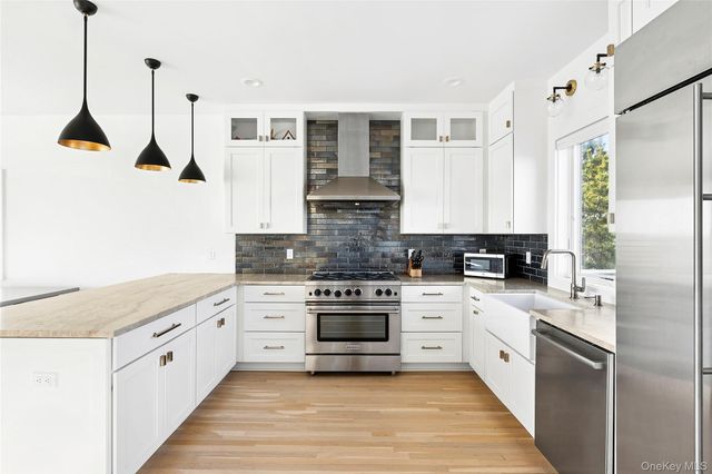 617 Dune Road, Westhampton, NY 11978