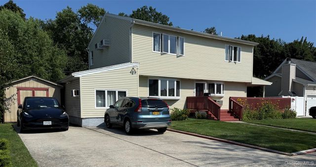 79 Elizabeth Drive, Bethpage, NY 11714