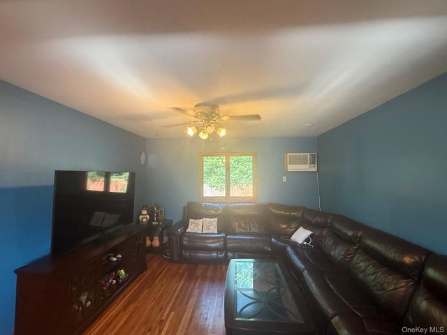 79 Elizabeth Drive, Bethpage, NY 11714