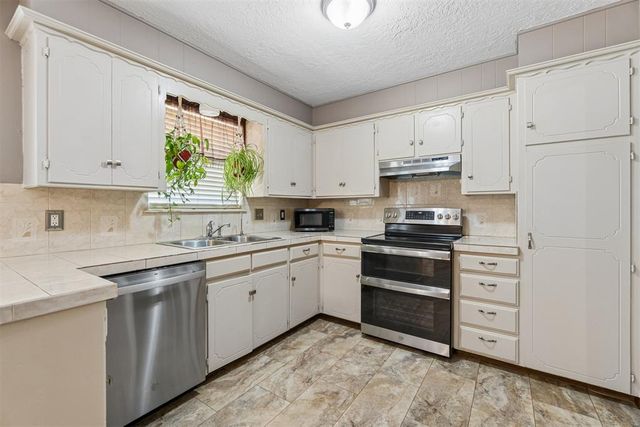 1202 E Louisiana Street, Norman, OK 73071