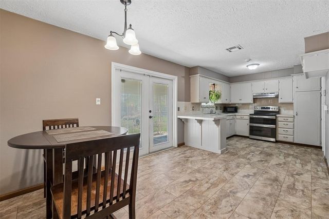 1202 E Louisiana Street, Norman, OK 73071