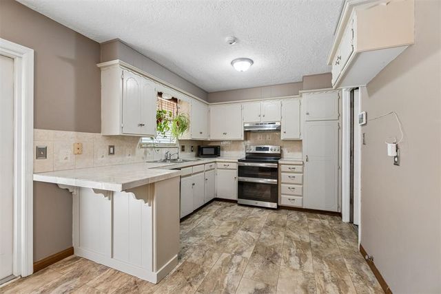 1202 E Louisiana Street, Norman, OK 73071