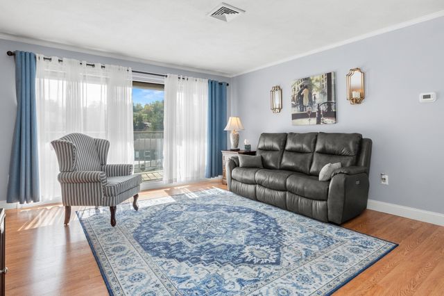 4 Ledgewood Way 21, Peabody, MA 01960