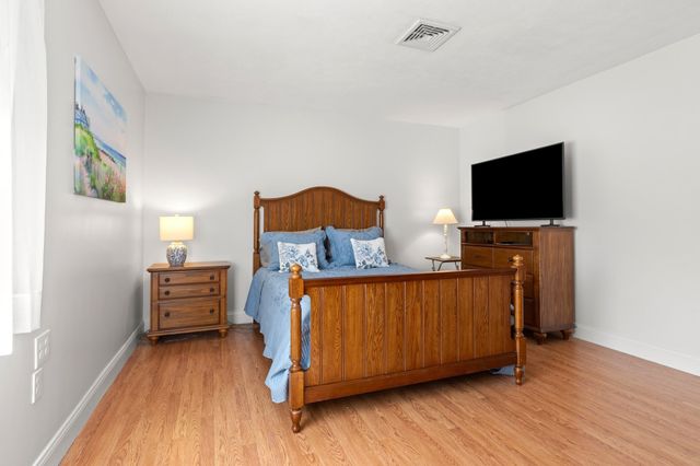 4 Ledgewood Way 21, Peabody, MA 01960