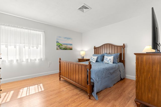 4 Ledgewood Way 21, Peabody, MA 01960