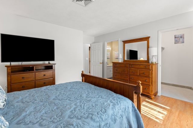 4 Ledgewood Way 21, Peabody, MA 01960