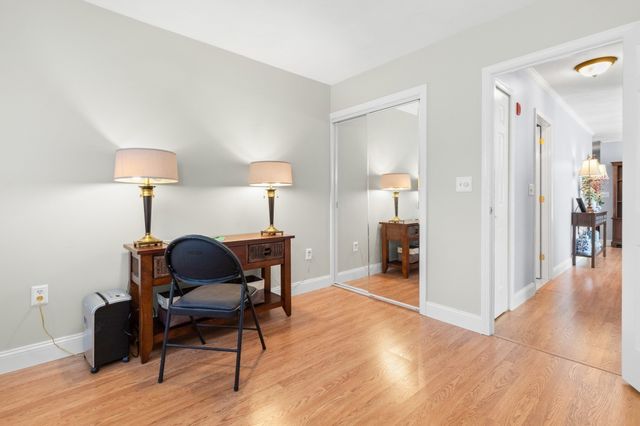 4 Ledgewood Way 21, Peabody, MA 01960