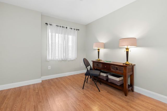 4 Ledgewood Way 21, Peabody, MA 01960