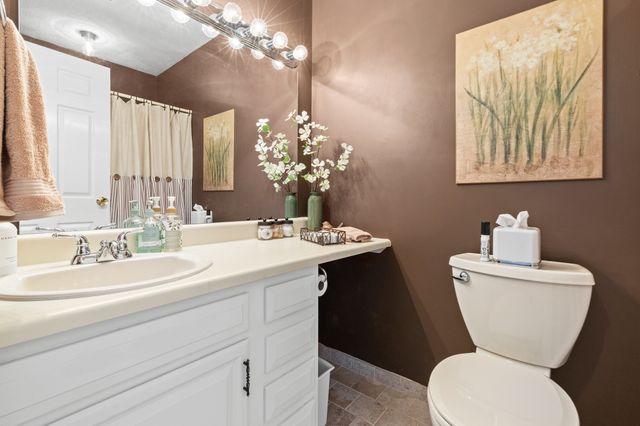 4 Ledgewood Way 21, Peabody, MA 01960