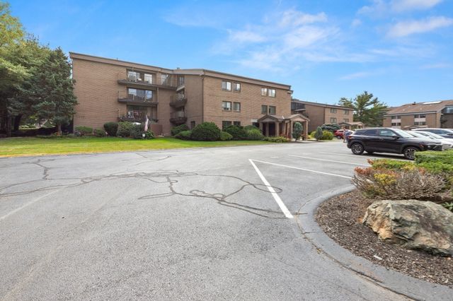 4 Ledgewood Way 21, Peabody, MA 01960