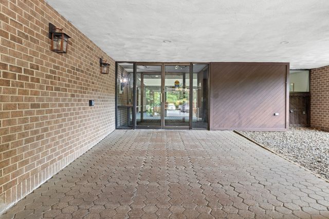 4 Ledgewood Way 21, Peabody, MA 01960