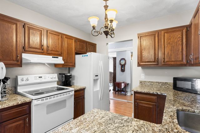 4 Ledgewood Way 21, Peabody, MA 01960