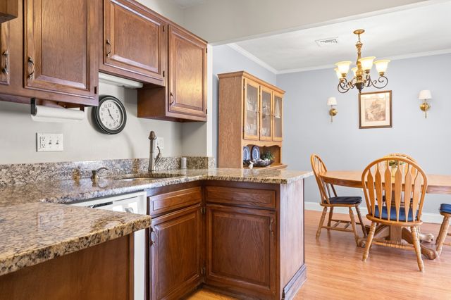 4 Ledgewood Way 21, Peabody, MA 01960
