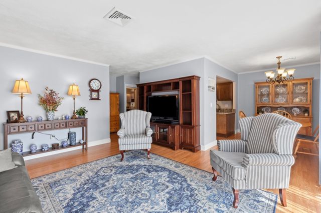4 Ledgewood Way 21, Peabody, MA 01960