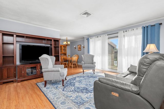 4 Ledgewood Way 21, Peabody, MA 01960