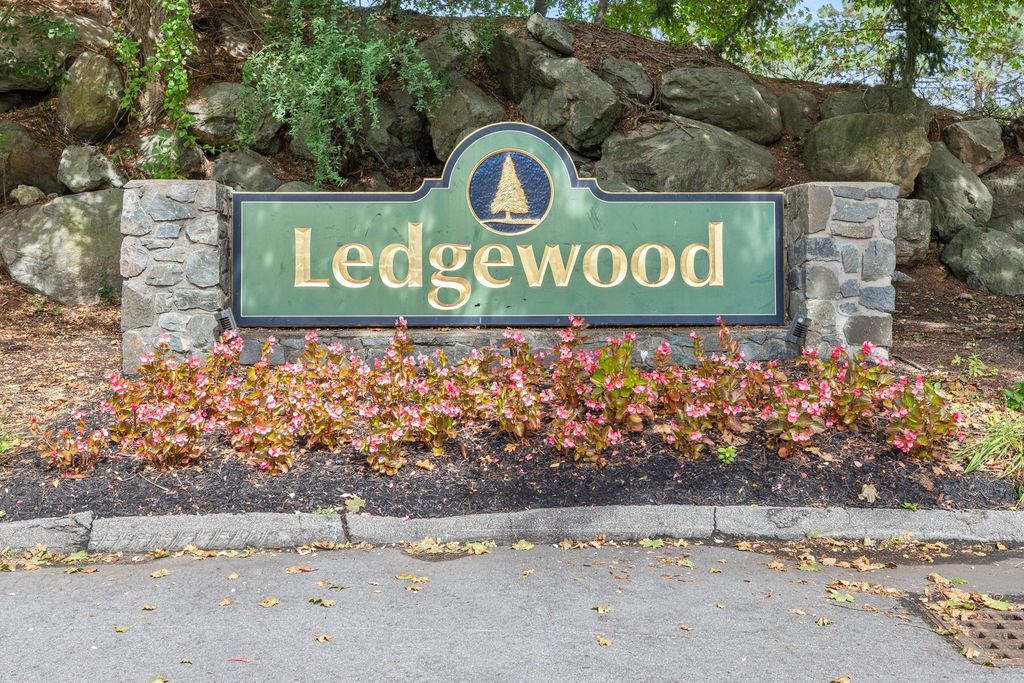 4 Ledgewood Way 21, Peabody, MA 01960
