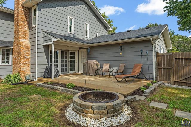 1807 SW Village DR, Topeka, KS 66604