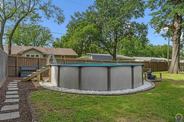 1807 SW Village DR, Topeka, KS 66604