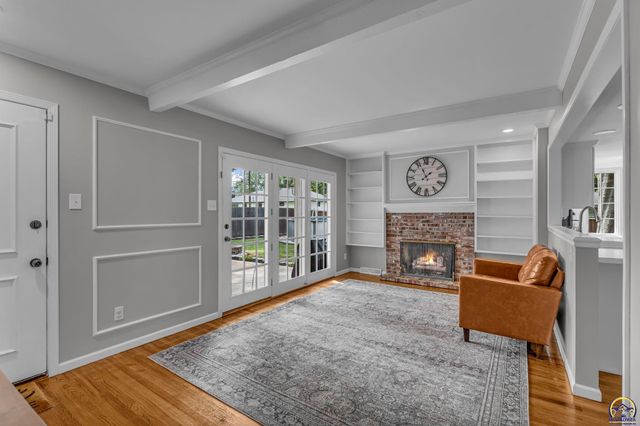 1807 SW Village DR, Topeka, KS 66604