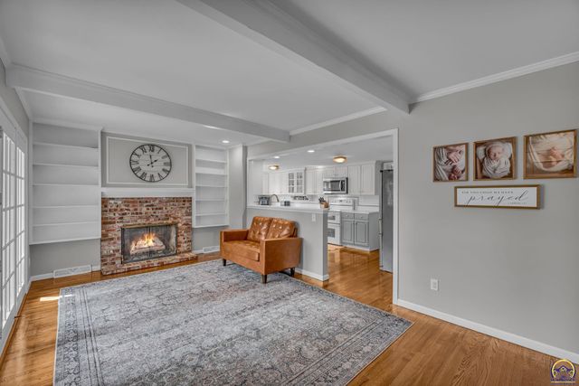 1807 SW Village DR, Topeka, KS 66604