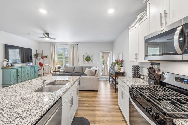 320 Manor Row, Pleasant View, TN 37146