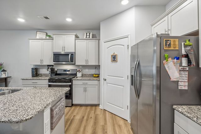 320 Manor Row, Pleasant View, TN 37146
