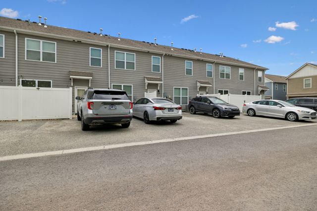 320 Manor Row, Pleasant View, TN 37146