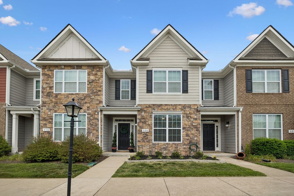 320 Manor Row, Pleasant View, TN 37146