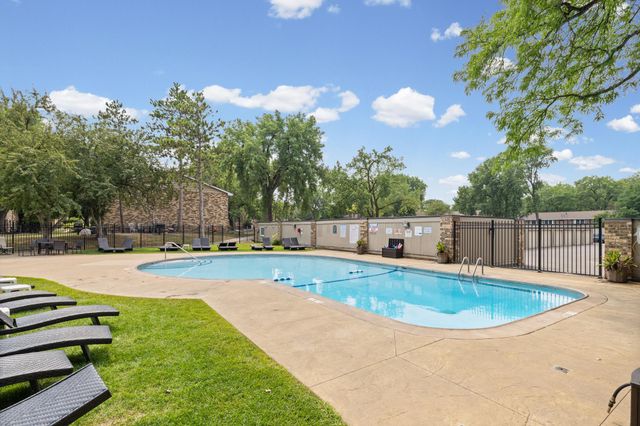 4600 Cedar Lake Road S 2, Saint Louis Park, MN 55416