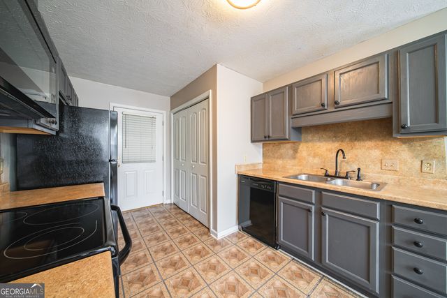 124 Woodridge Circle, Lagrange, GA 30241