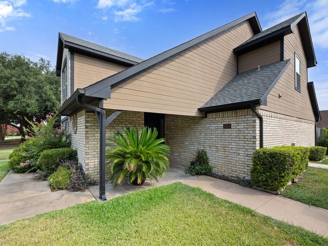 6504 Lago Vista Drive, Benbrook, TX 76132