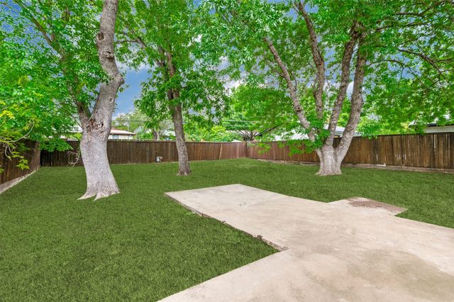 8635 Ashcroft Avenue, Dallas, TX 75243