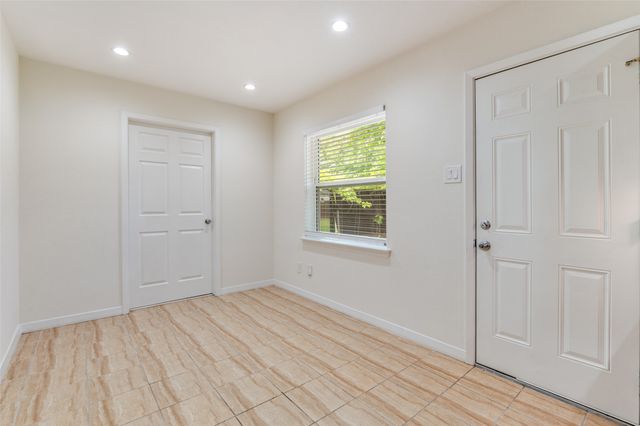 8635 Ashcroft Avenue, Dallas, TX 75243