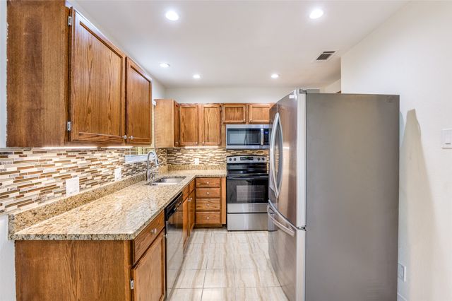 8635 Ashcroft Avenue, Dallas, TX 75243