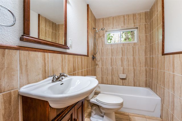 8635 Ashcroft Avenue, Dallas, TX 75243